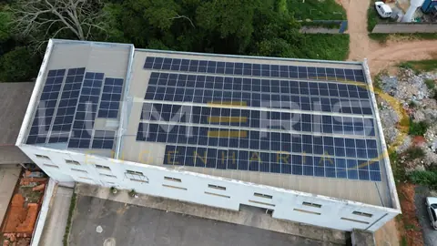 Usina fotovoltaica instalada em cobertura industrial