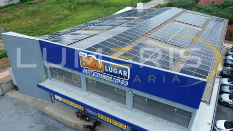 Sistema fotovoltaico em supermercado